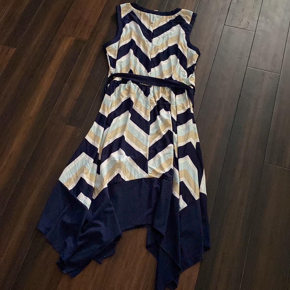 Chevron Pattern With Handkerchief Bottom - image 4